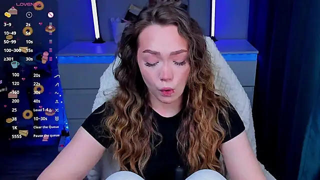 Snapshot of Evia_r0se chatting on February 15, 1:31 pm Evia r0se online show from February 15, 1:31 pm