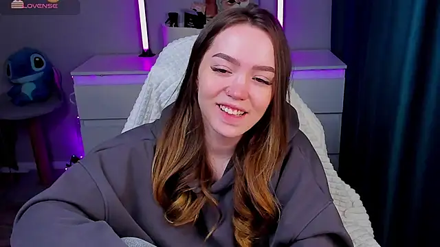 Snapshot of Evia_r0se chatting on March 26, 5:57 am Evia r0se online show from March 26, 5:57 am