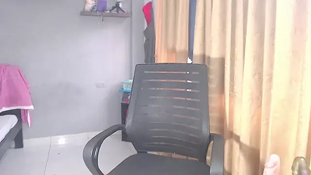 Snapshot of SusanLeroy chatting on October 15, 10:59 am SusanLeroy online show from October 15, 10:59 am