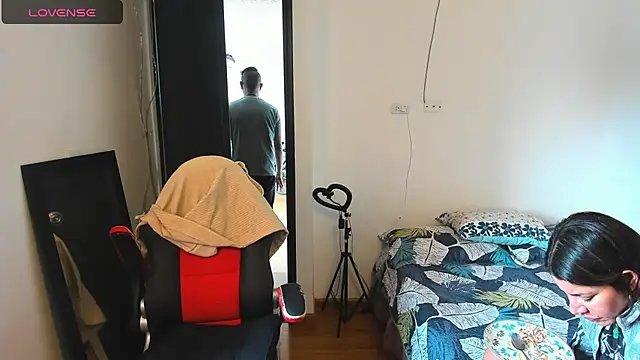 peanut tangerine online show from February 3, 8:24 pm