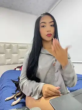 SOPHIACANDY19  online show from October 10, 11:15 pm