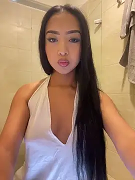 SOPHIACANDY19  online show from June 14, 9:50 pm