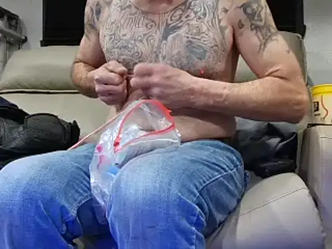 overaveragefreak4you online show from February 10, 1:01 pm