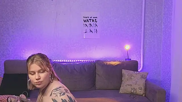 Kira Citro online show from January 11, 12:01 am