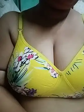 Snapshot of sajida34 chatting on May 14, 12:06 am sajida34 online show from May 14, 12:06 am