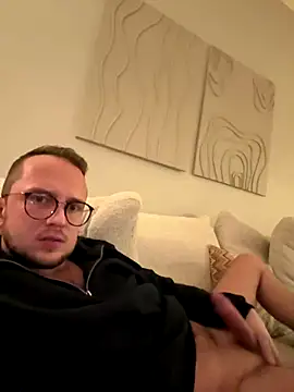 Snapshot of thehornyguy97 chatting on January 6, 5:27 pm thehornyguy97 online show from January 6, 5:27 pm