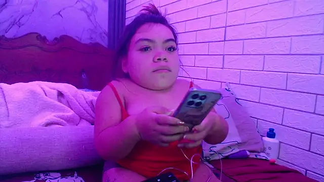 Michelle Brooks online show from February 24, 5:33 am