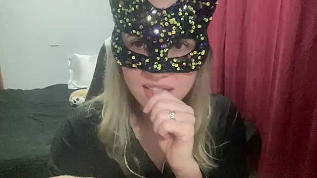 Snapshot of Akasha_007 chatting on December 7, 11:34 pm Akasha 007 online show from December 7, 11:34 pm