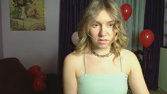 TaylorBre online show from February 12, 3:49 pm