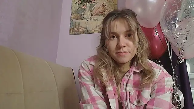 TaylorBre online show from March 8, 7:31 pm