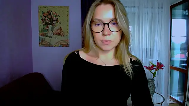 TaylorBre online show from September 24, 10:40 am