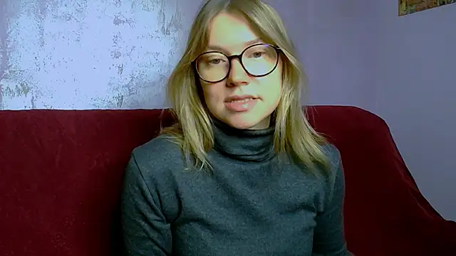 TaylorBre online show from October 11, 6:34 am