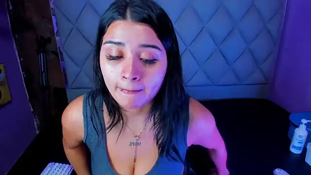 venusowen  online show from October 2, 1:07 pm