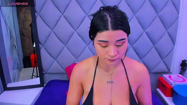 venusowen  online show from November 13, 3:55 pm