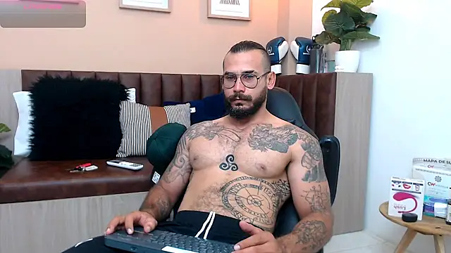 hanz col online show from March 13, 11:08 am