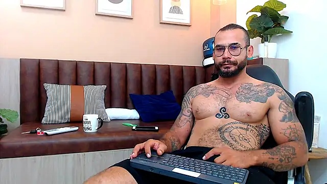 hanz col online show from March 19, 9:28 am