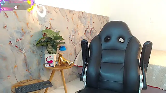 hanz col online show from September 27, 3:06 pm