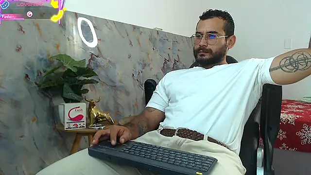 hanz col online show from October 8, 3:31 pm