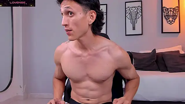 connor twink online show from December 15, 8:04 pm