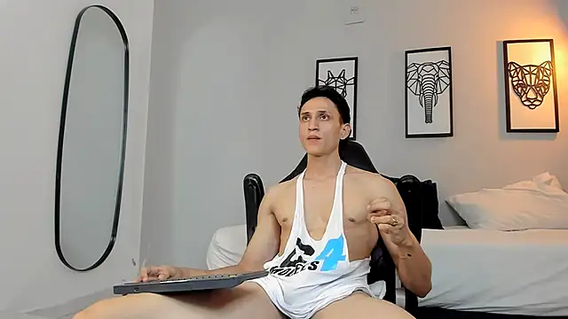 connor twink online show from December 18, 6:57 pm