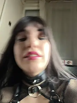 Snapshot of Sofia_Poly chatting on January 29, 9:39 pm Sofia Poly online show from January 29, 9:39 pm