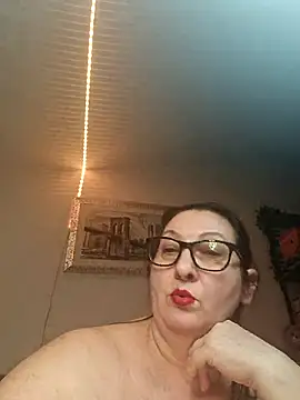 Snapshot of Genoveva73sexy chatting on February 19, 6:54 pm Genoveva73sexy online show from February 19, 6:54 pm