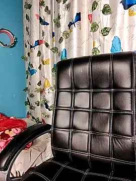 Reena Singh53 online show from February 12, 2:43 pm