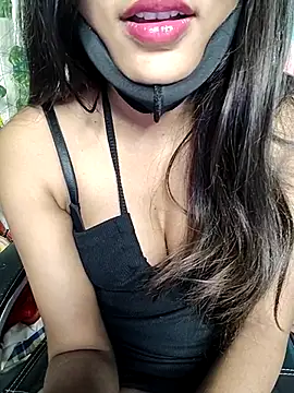 Reena Singh53 online show from February 18, 1:22 pm