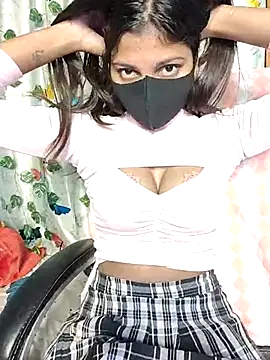 Reena Singh53 online show from February 28, 3:15 pm