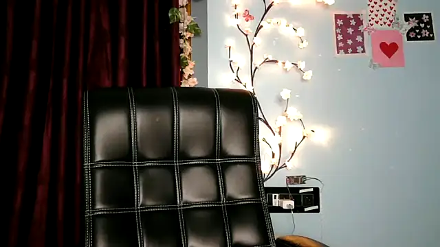 Reena Singh53 online show from September 16, 4:08 pm