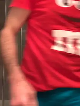 Snapshot of MaxVain chatting on December 14, 2:56 am MaxVain online show from December 14, 2:56 am