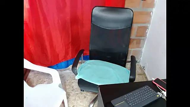 Snapshot of Rennatabothwell01 chatting on December 21, 6:12 pm Rennatabothwell01 online show from December 21, 6:12 pm