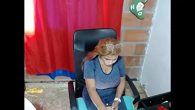 Snapshot of Rennatabothwell01 chatting on December 23, 7:20 pm Rennatabothwell01 online show from December 23, 7:20 pm