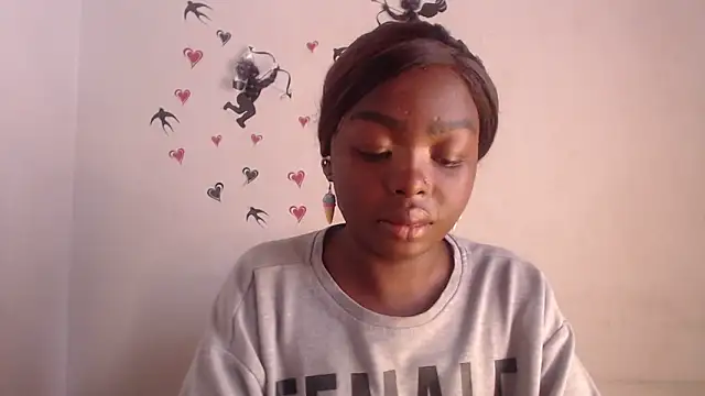 Snapshot of _Zooee chatting on June 10, 4:39 pm Zooee online show from June 10, 4:39 pm