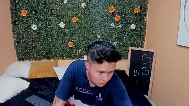 Snapshot of Lia_Jefferson chatting on December 22, 11:54 am Lia Jefferson online show from December 22, 11:54 am