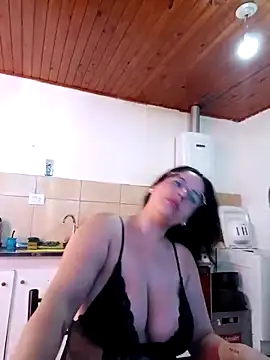 Snapshot of babyluna939 chatting on January 6, 8:56 pm babyluna939 online show from January 6, 8:56 pm