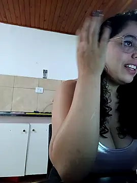 Snapshot of babyluna939 chatting on January 8, 3:03 pm babyluna939 online show from January 8, 3:03 pm