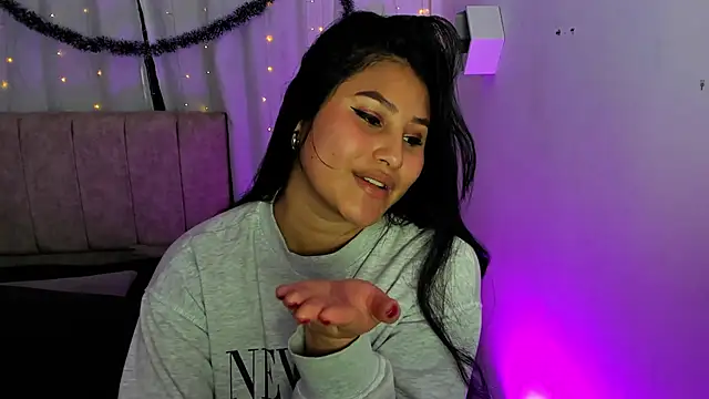 Little Ivy online show from January 2, 7:07 pm