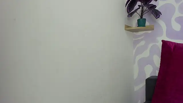 Little Ivy online show from September 27, 11:59 am