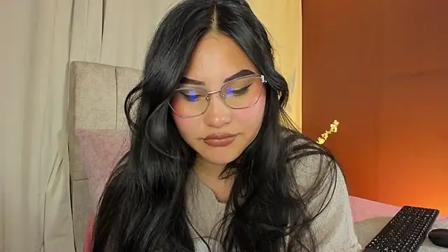 Little Ivy online show from October 3, 7:00 pm