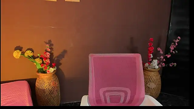 Little Ivy online show from December 2, 6:58 pm