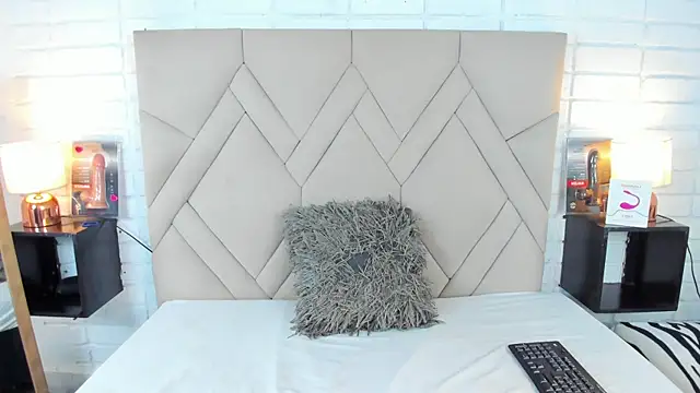 Isis Osman online show from January 26, 1:47 pm