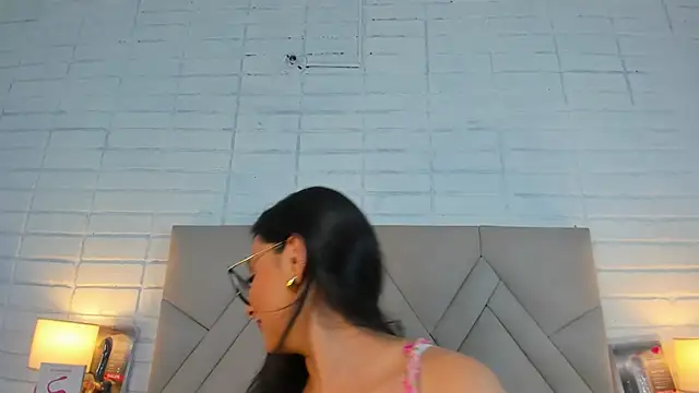 Isis Osman online show from March 14, 1:16 am