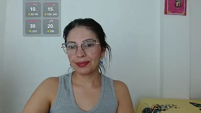 Snapshot of anybellucci43 chatting on December 13, 9:09 pm anybellucci43 online show from December 13, 9:09 pm