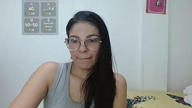 Snapshot of anybellucci43 chatting on December 14, 9:18 am anybellucci43 online show from December 14, 9:18 am
