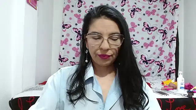 Snapshot of anybellucci43 chatting on February 11, 2:25 am anybellucci43 online show from February 11, 2:25 am