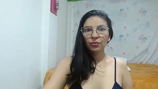 Snapshot of anybellucci43 chatting on March 10, 2:39 am anybellucci43 online show from March 10, 2:39 am