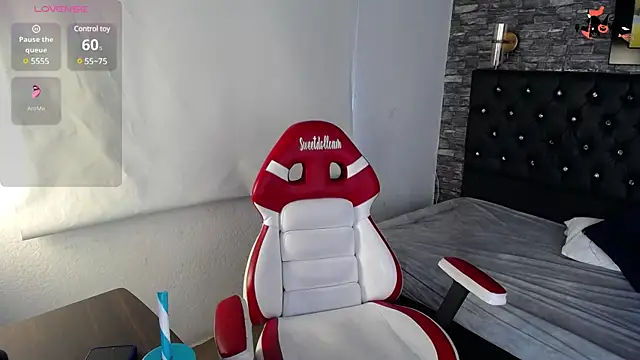 Bruja  Scarlata online show from February 3, 5:56 pm