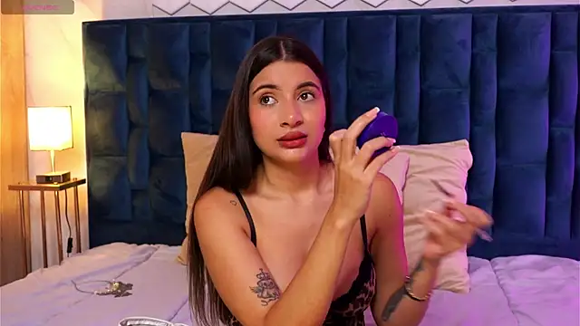 Snapshot of AnitaKariri chatting on October 20, 8:04 am AnitaKariri online show from October 20, 8:04 am