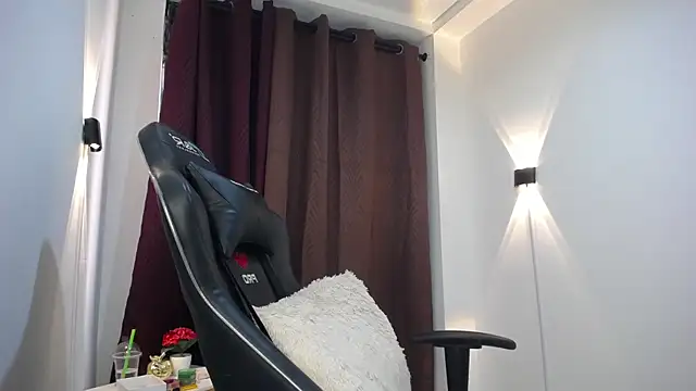 janna isa online show from January 21, 2:37 pm